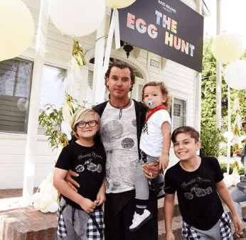 Kingston, with his father and siblings